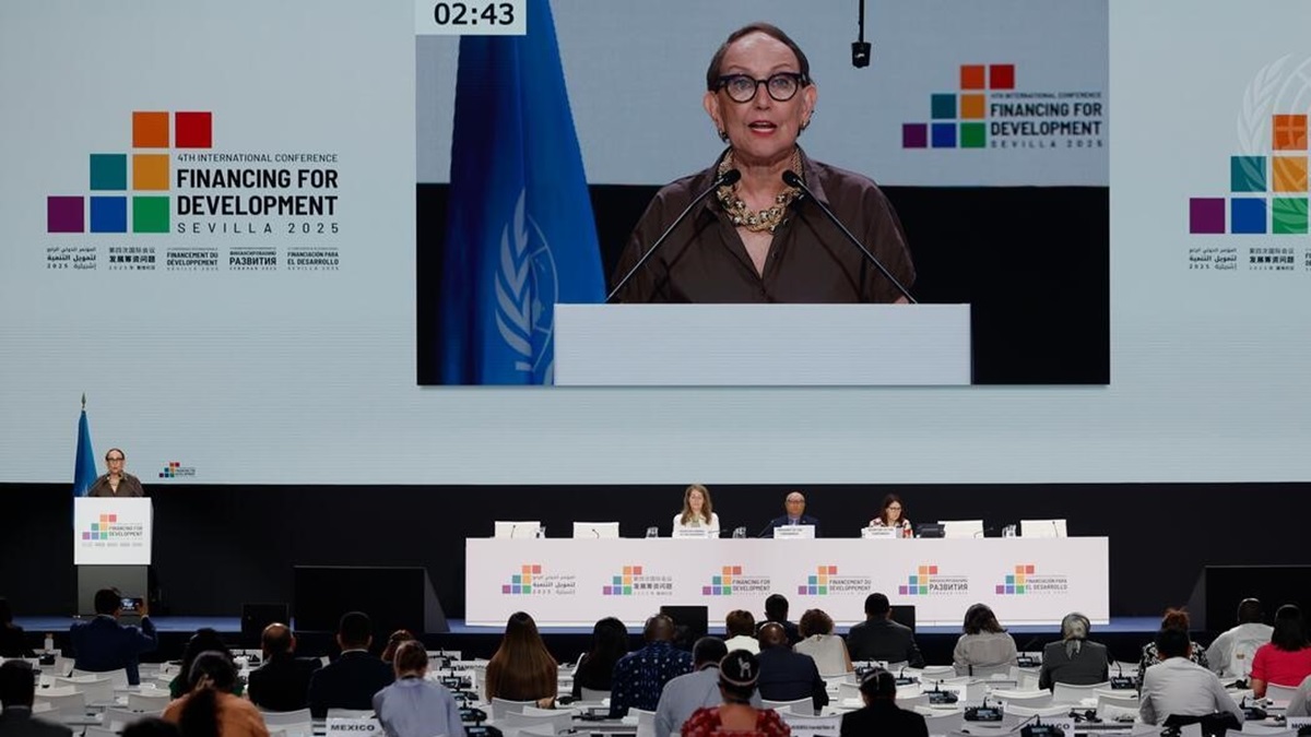 SG Grynspan speaks at FfD4 in Sevilla, Spain.