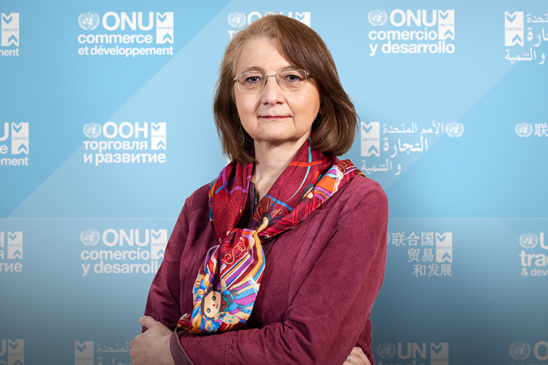 Luz Maria de la Mora, Director