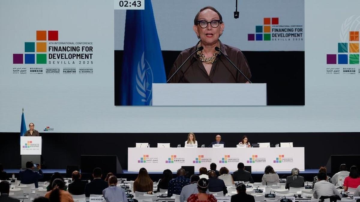 SG Grynspan speaks at FfD4 in Sevilla, Spain.