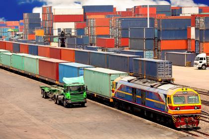 Successful collaboration by managing dependencies in the shipping ecosystem